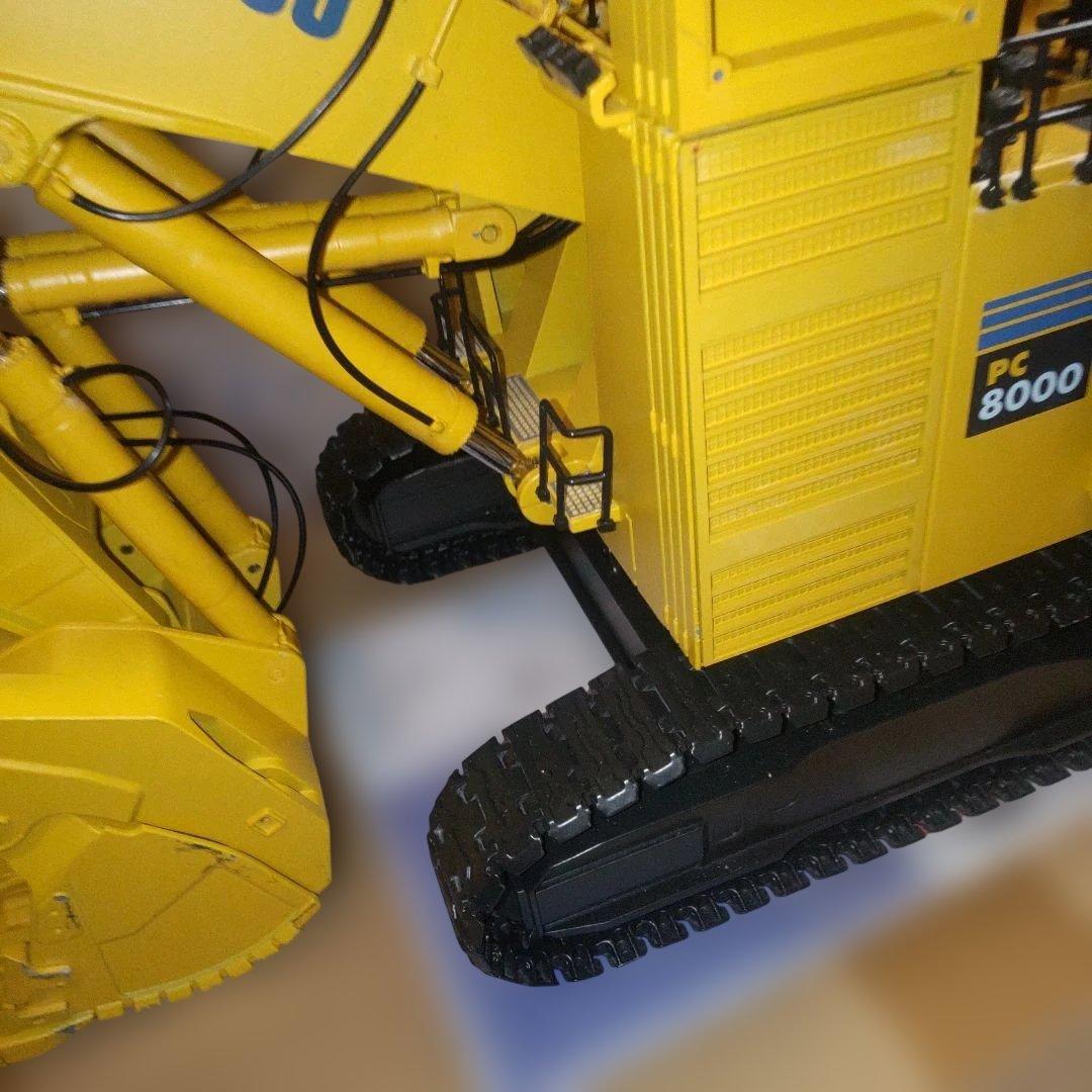コマツ建機　KOMATSU PC8000 1/50