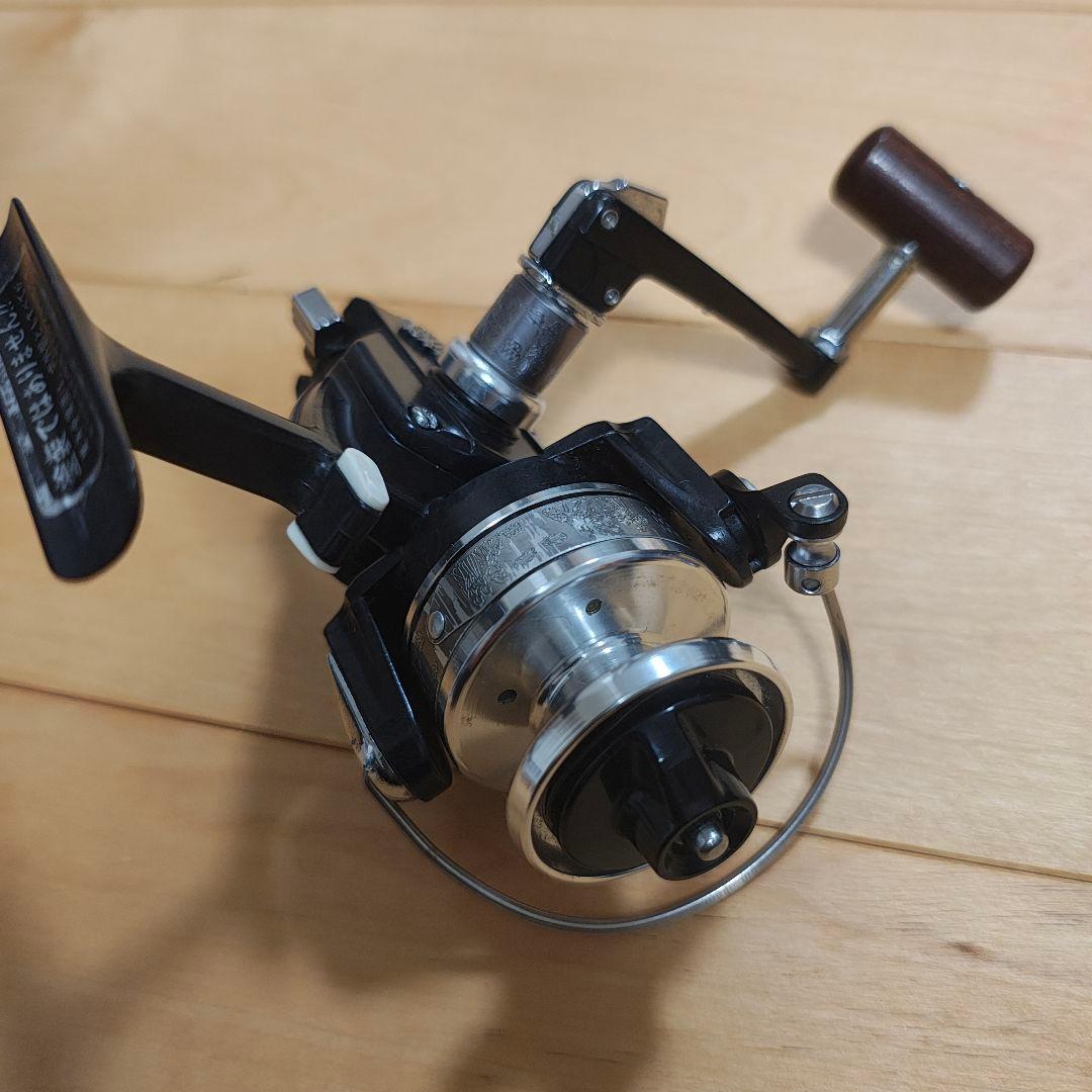 SS700 フィッシングリール 黒
