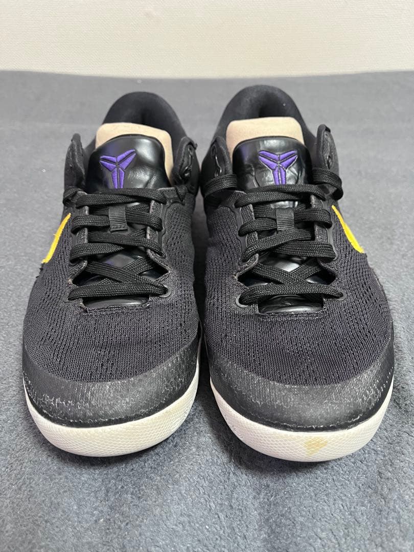 『コービー8プロトロ』（NIKE） ブラック アンド ユニバーシティゴールド