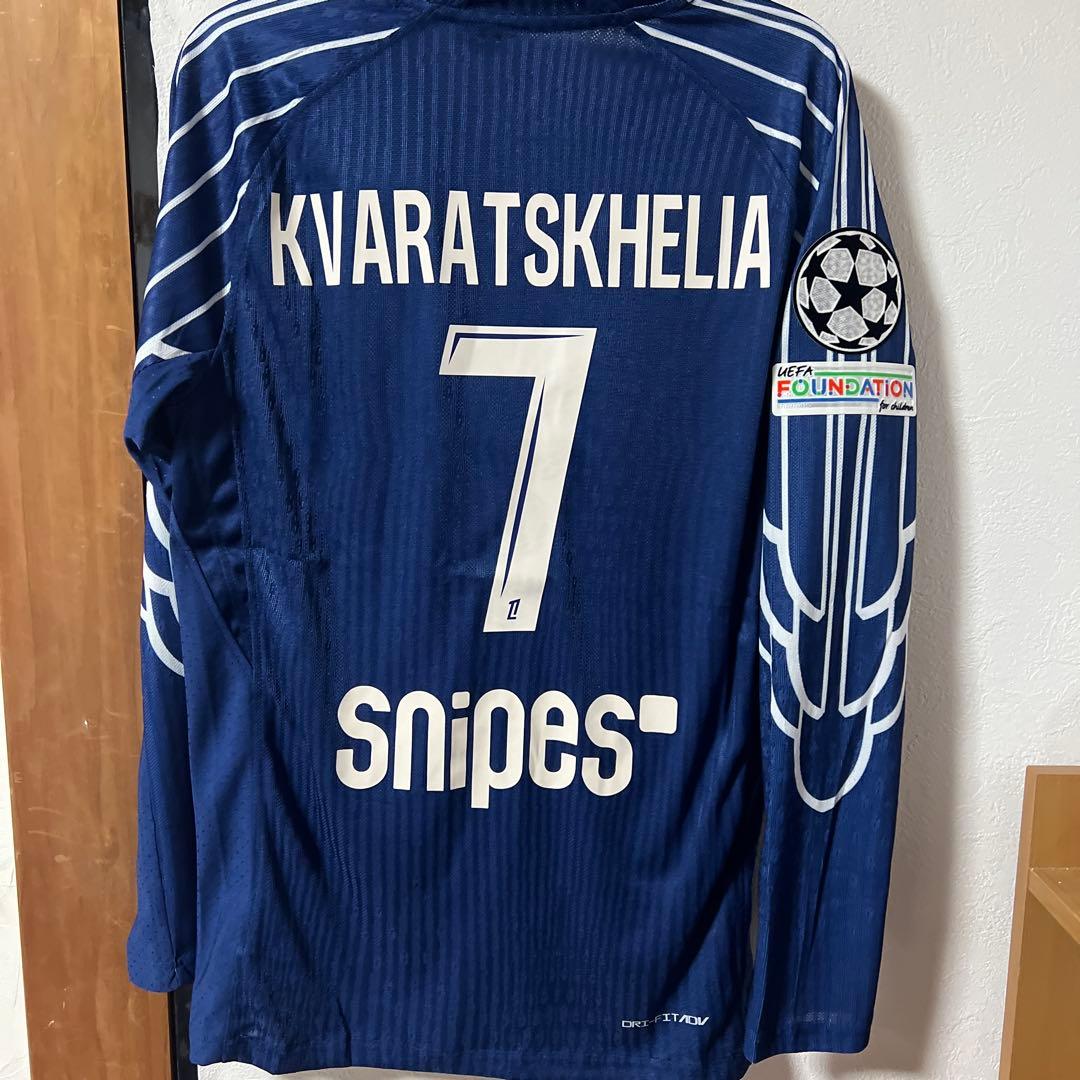 パリ・サンジェルマン Kvaratskhelia 7 シャツ