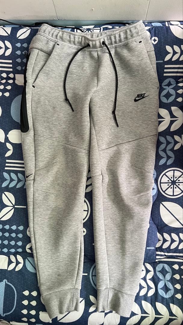 NIKE テックフリース　グレー　セットアップ上下　赤タグ