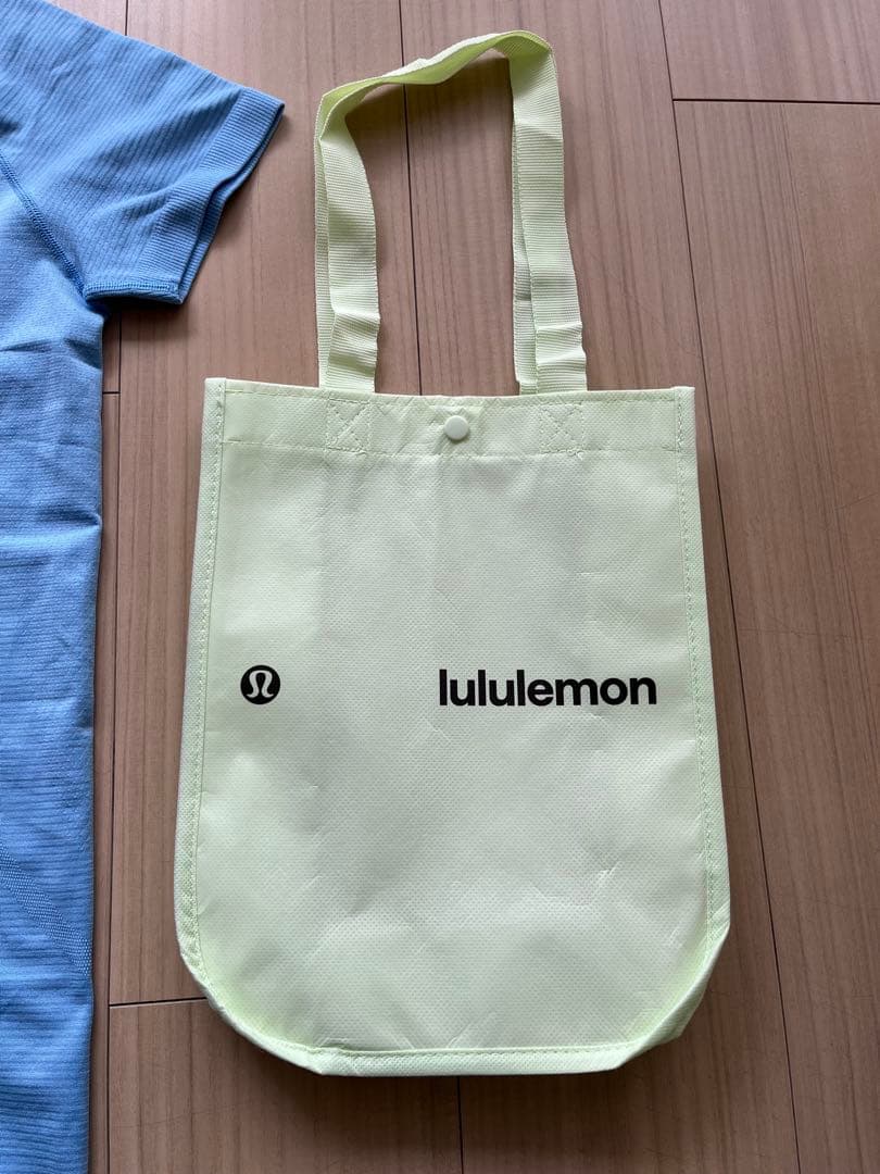 新品☆lululemon☆ライトブルー☆Swiftly Tech☆Tシャツ☆S