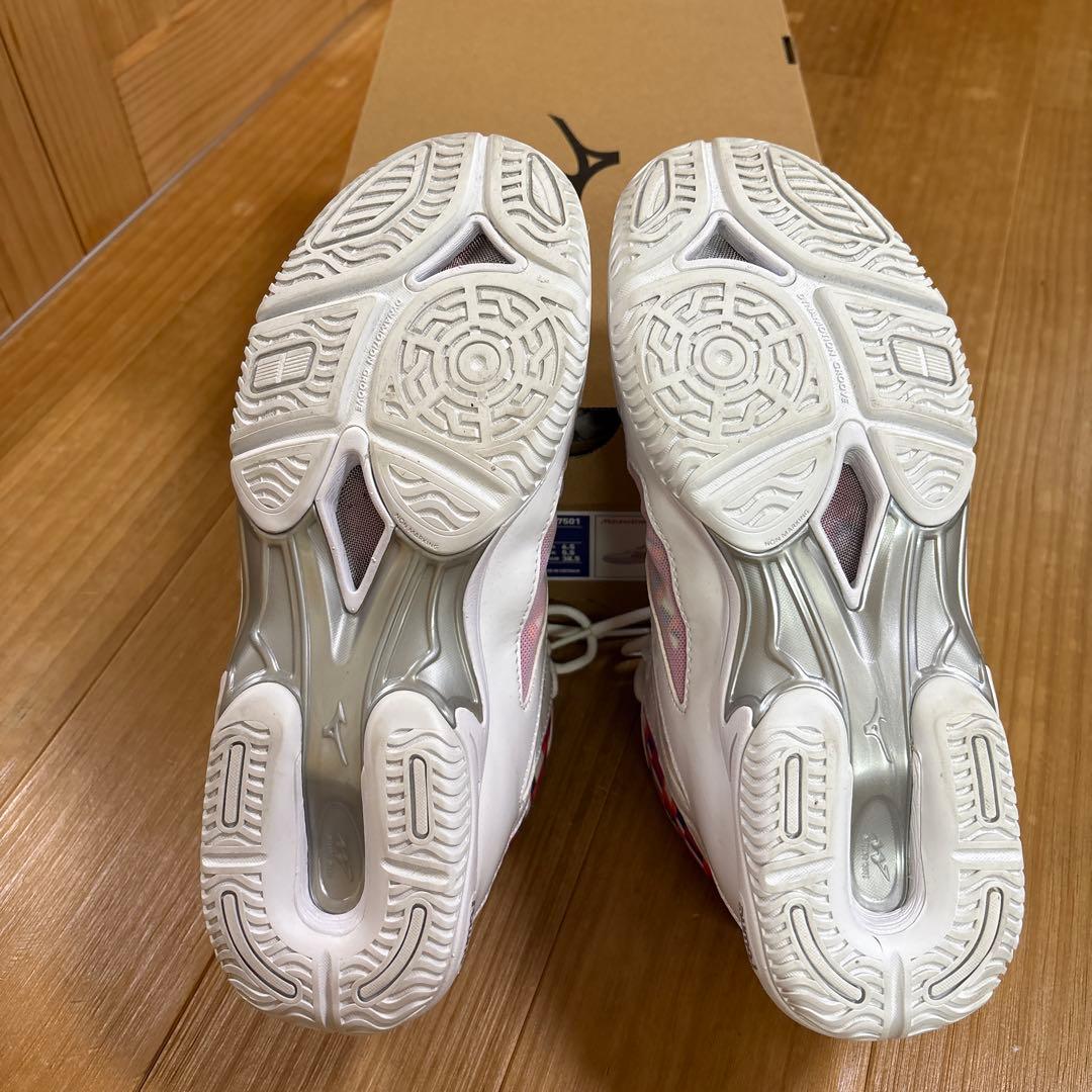 美品　Mizuno ミズノフィットネスシューズ ウェーブダイバース24.5cm