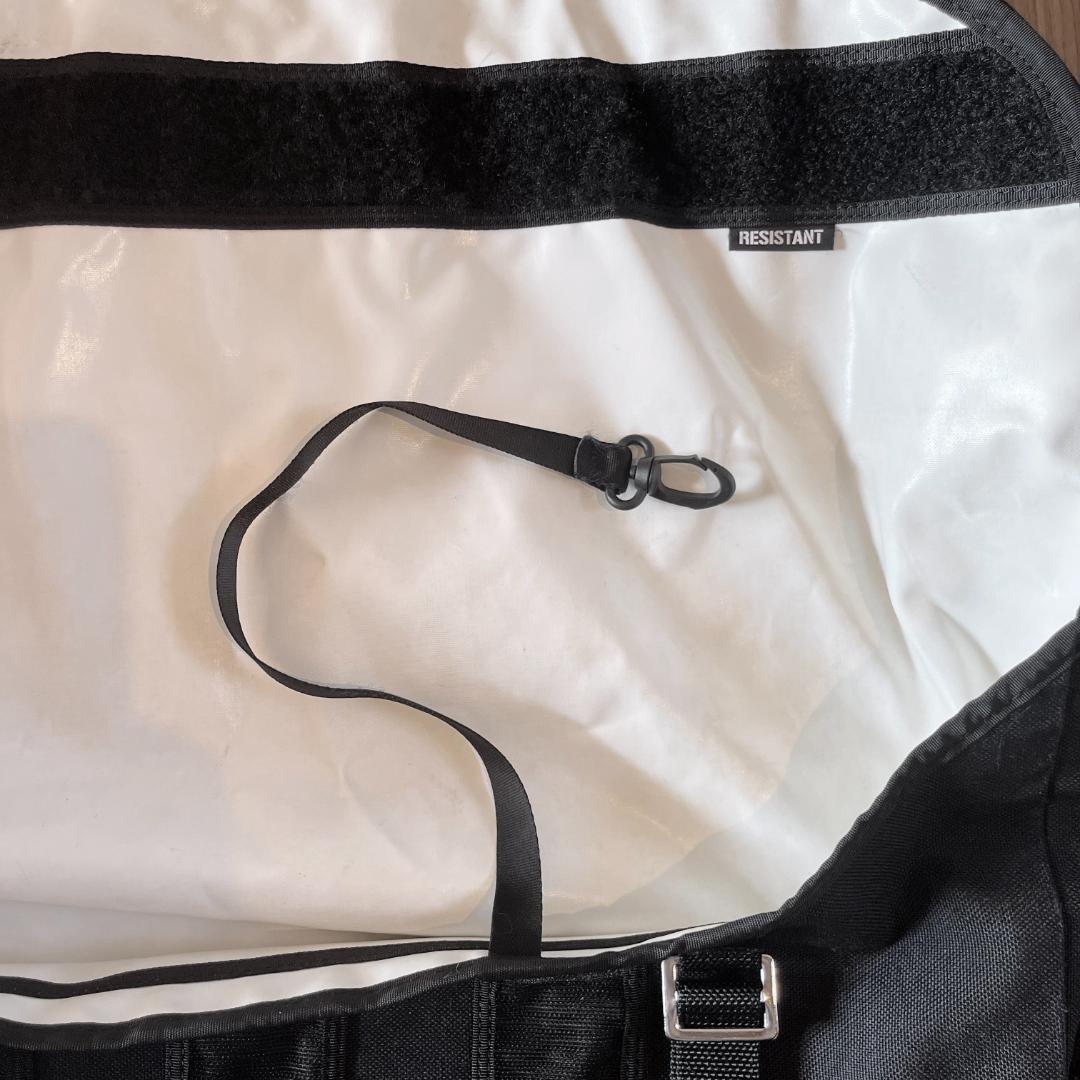 RESISTANT HiSKOOL メッセンジャーバッグ レジスタント ブラック