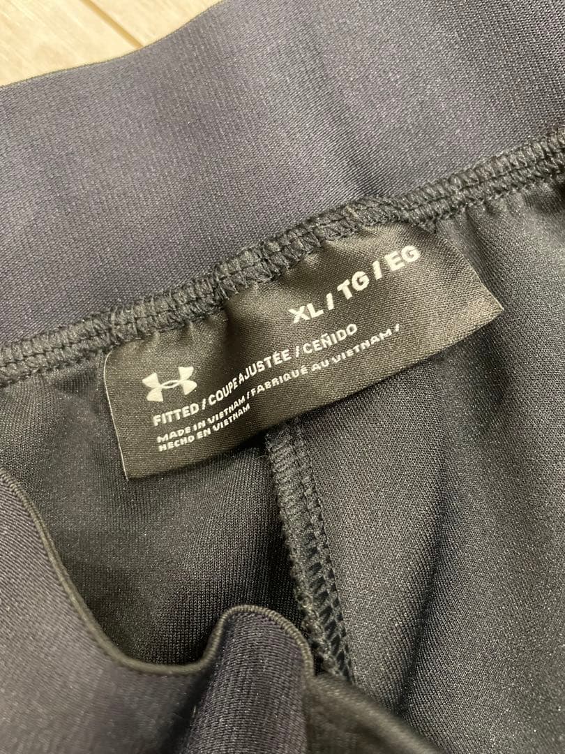 アンダーアーマー スエットパンツ　スポーツ　ズボン　XL