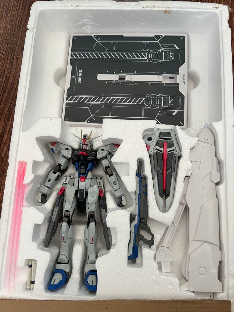 L BUILD フリーダムガンダム　メタルビルド