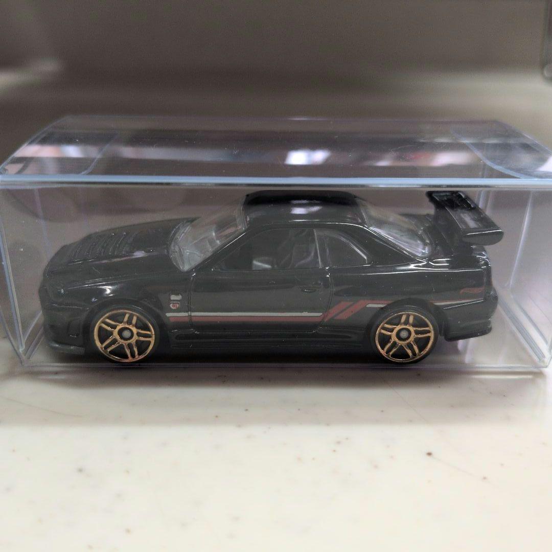ホットウィール！スカイラインGT-R！９台セット！クリアケース付き！