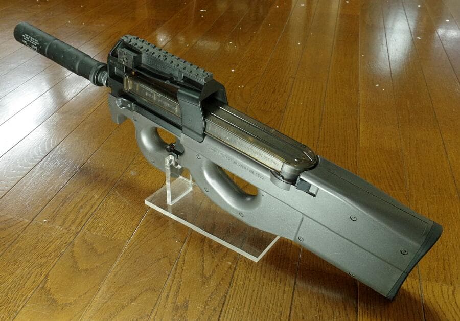 東京マルイ P-90 TR 300連射マガジン付き計2本