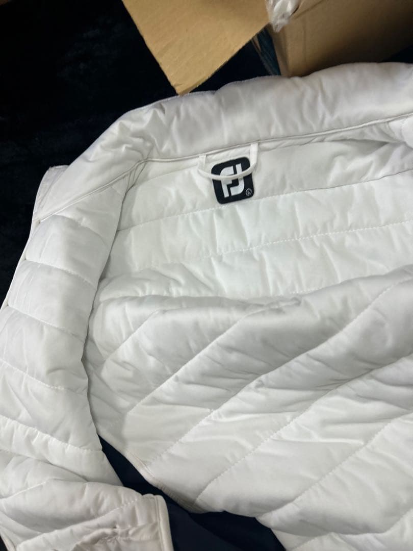 フットジョイ FootJoy ハイブリッドジャケット　ホワイト/ネイビーＬ