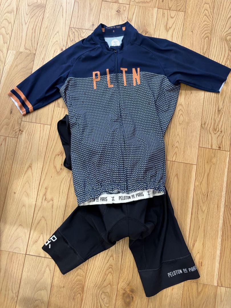 美品 PELTON DE PARIS サイクルジャージセット