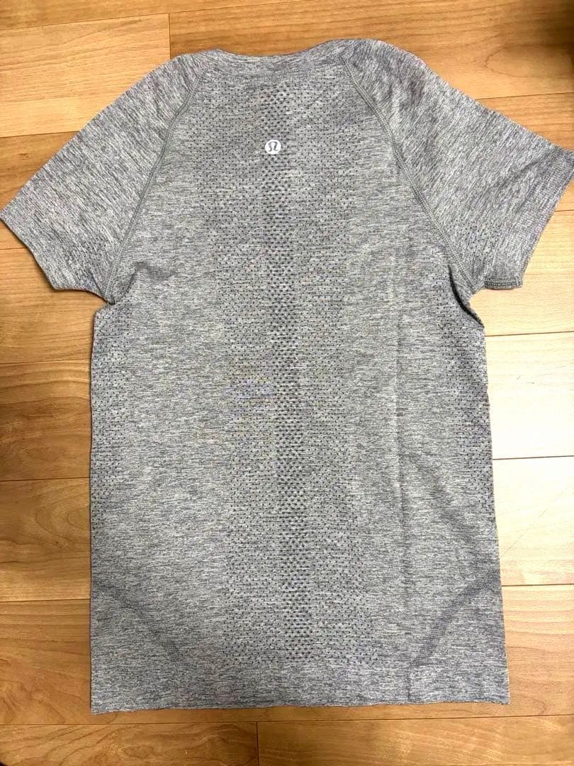 新品未使用♪ lululemon 半袖トップス