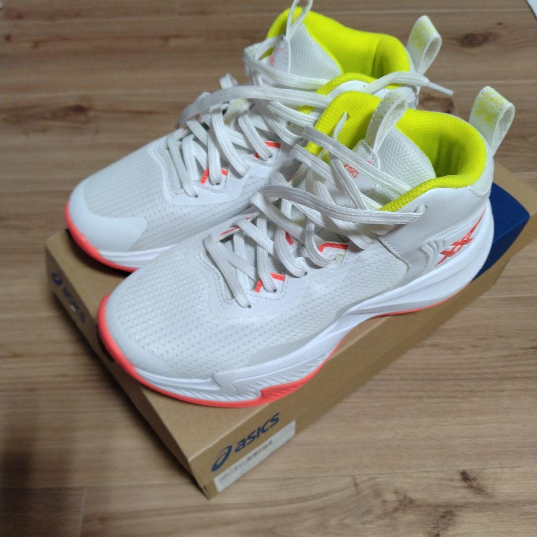 ASICS NOVA SURGE 3　22.5センチ