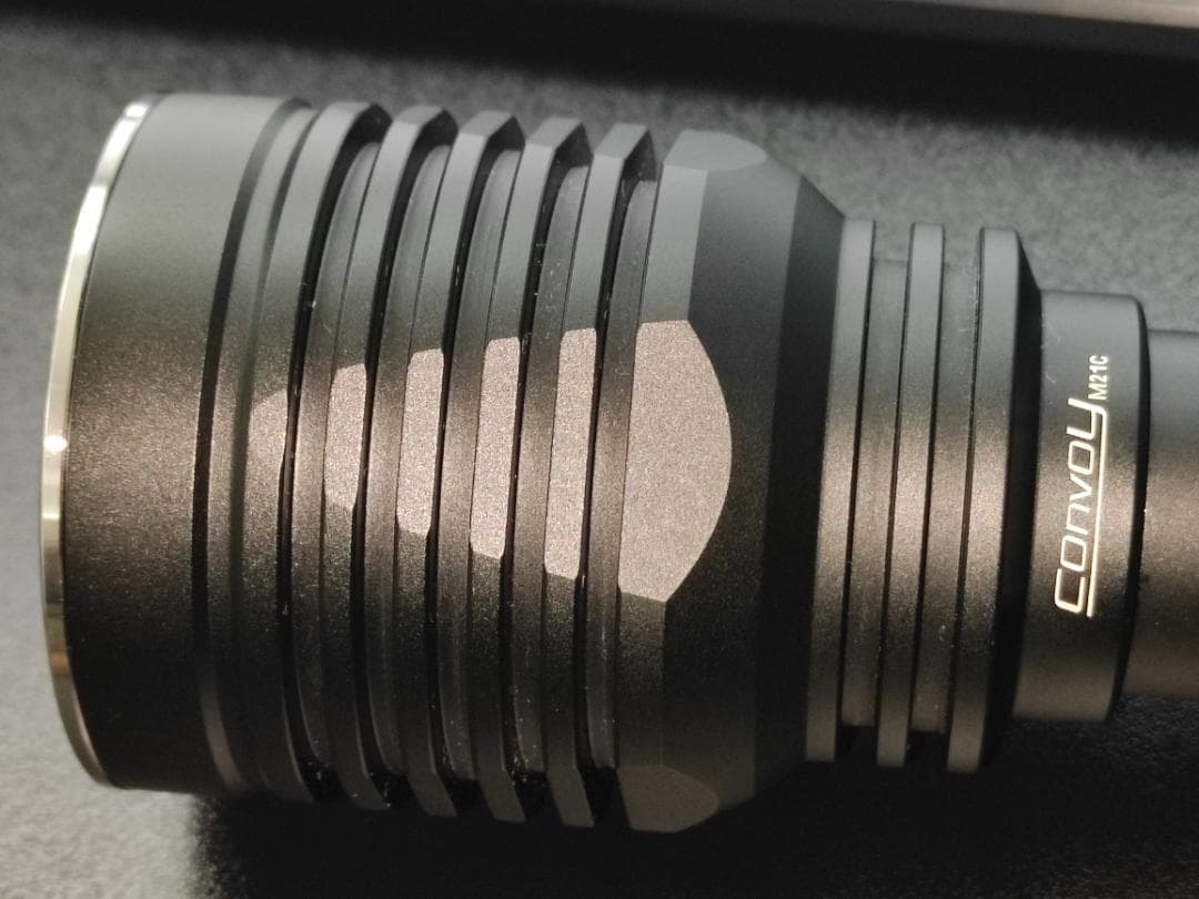 コンボイ M21C XHP70.2 懐中電灯 CONVOY