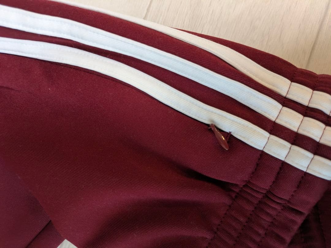 adidas バーガンディ ジャージパンツ