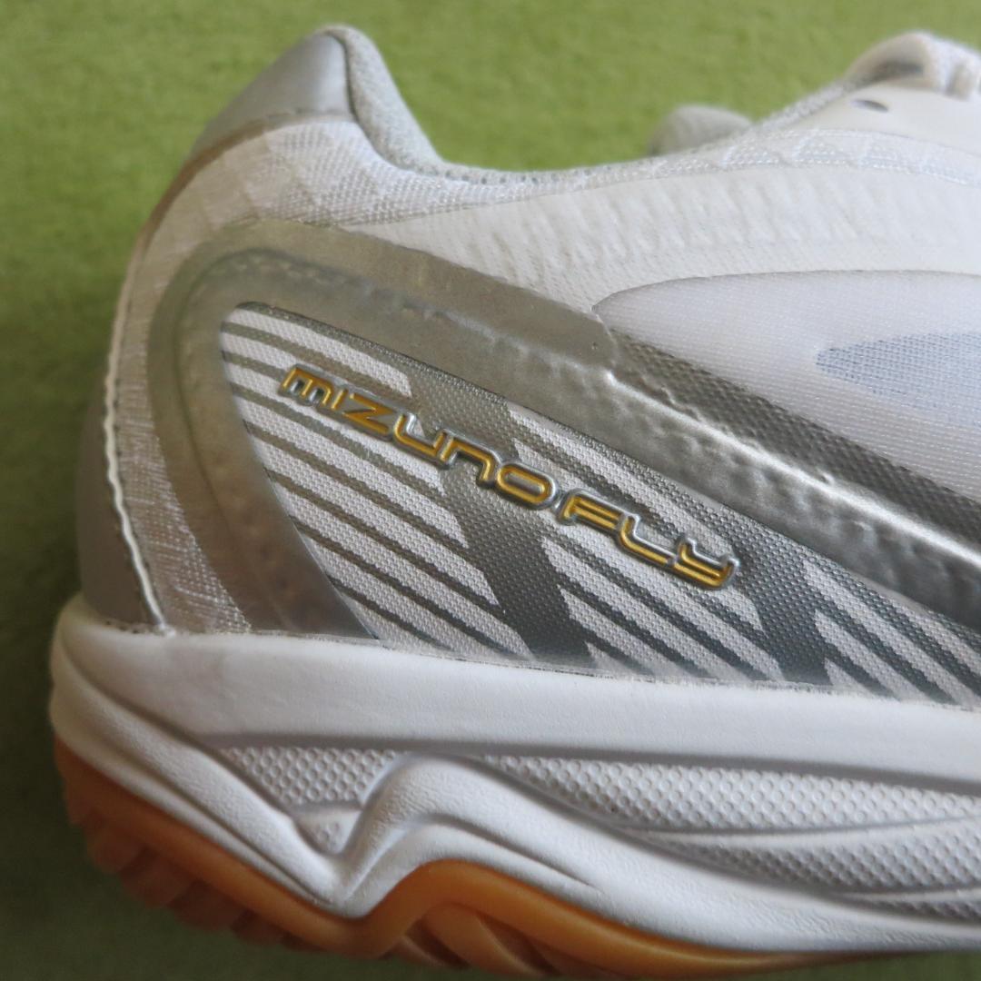 未使用品 ミズノ フライ 23.0 バレーボールシューズ MIZUNO FLY