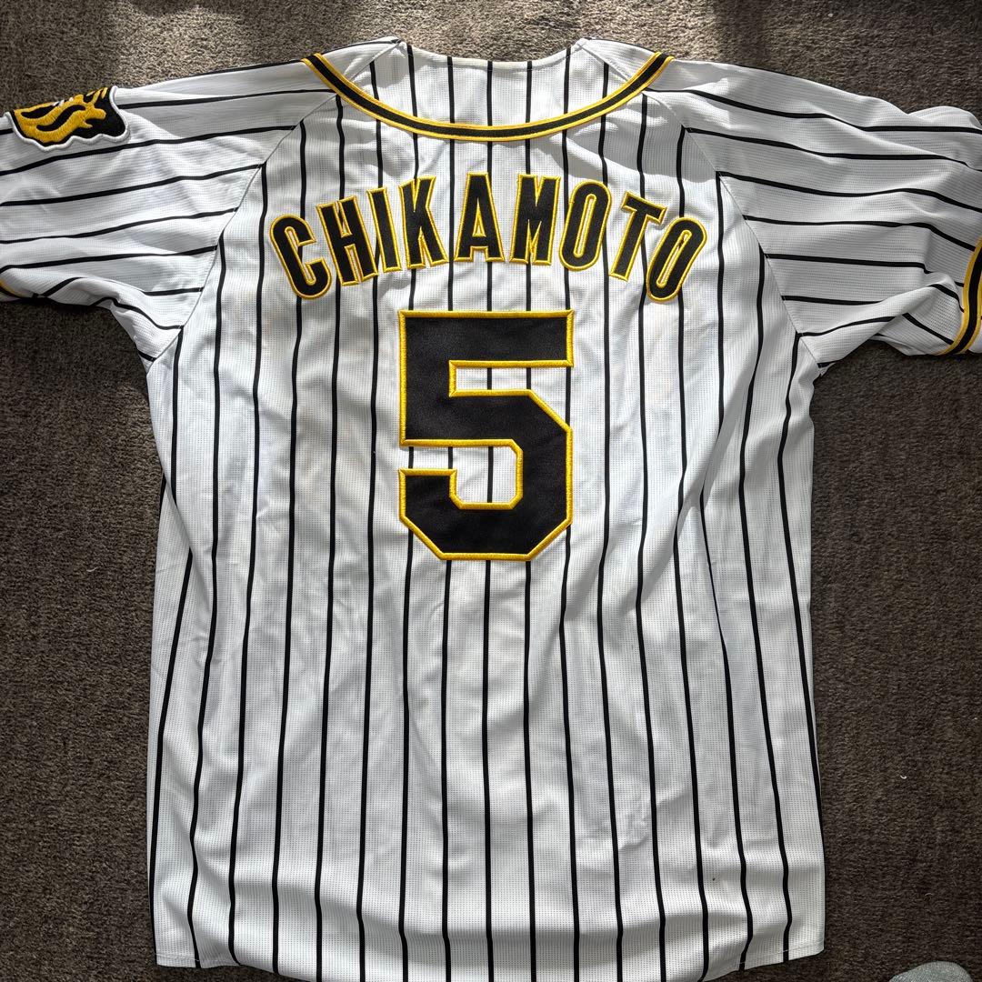 阪神タイガース　近本選手　レプリカユニフォーム