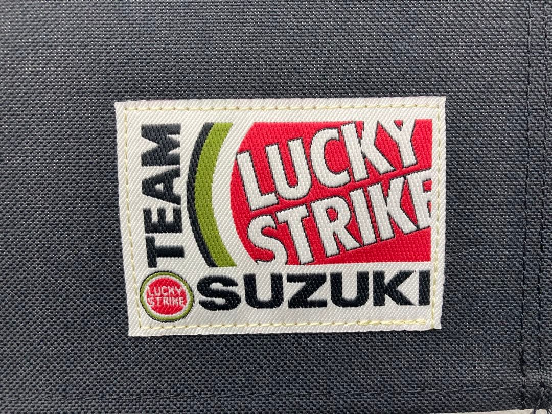 アウトドアローチェア LUCKYSTRIkE TEAM SUZUKI ロゴ