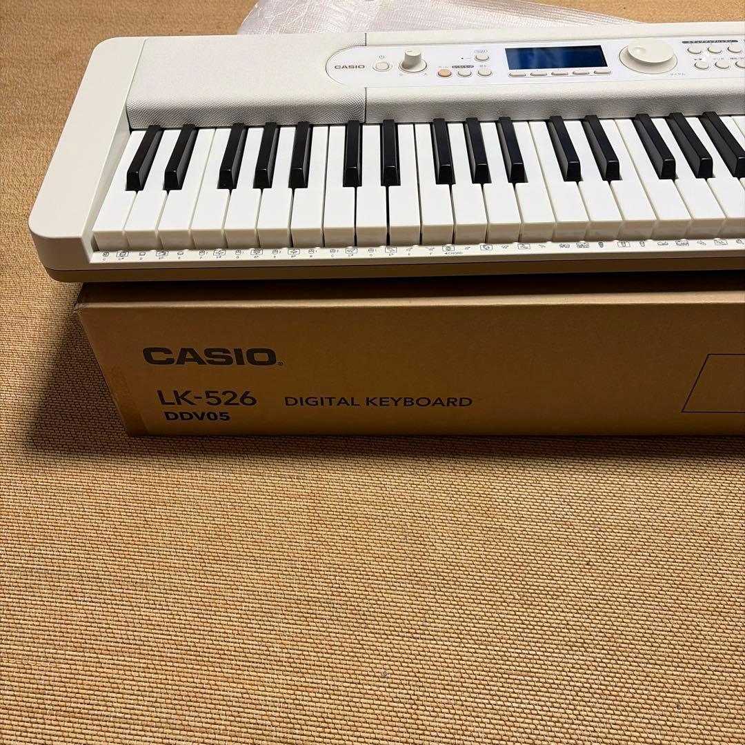CASIO カシオ　LK-526 光ナビゲーション　デジタルキーボード
