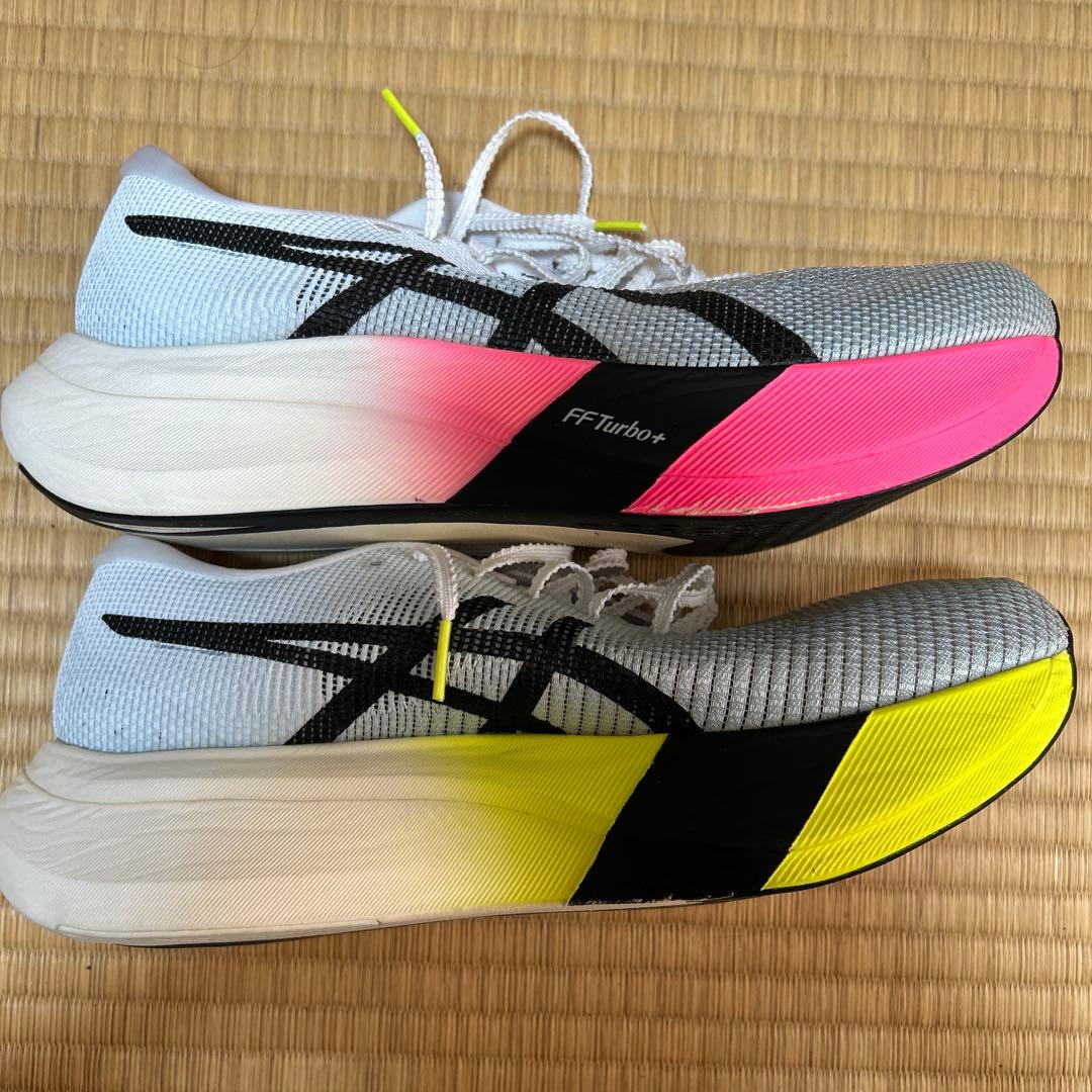 ASICS メタスピード エッジ パリ