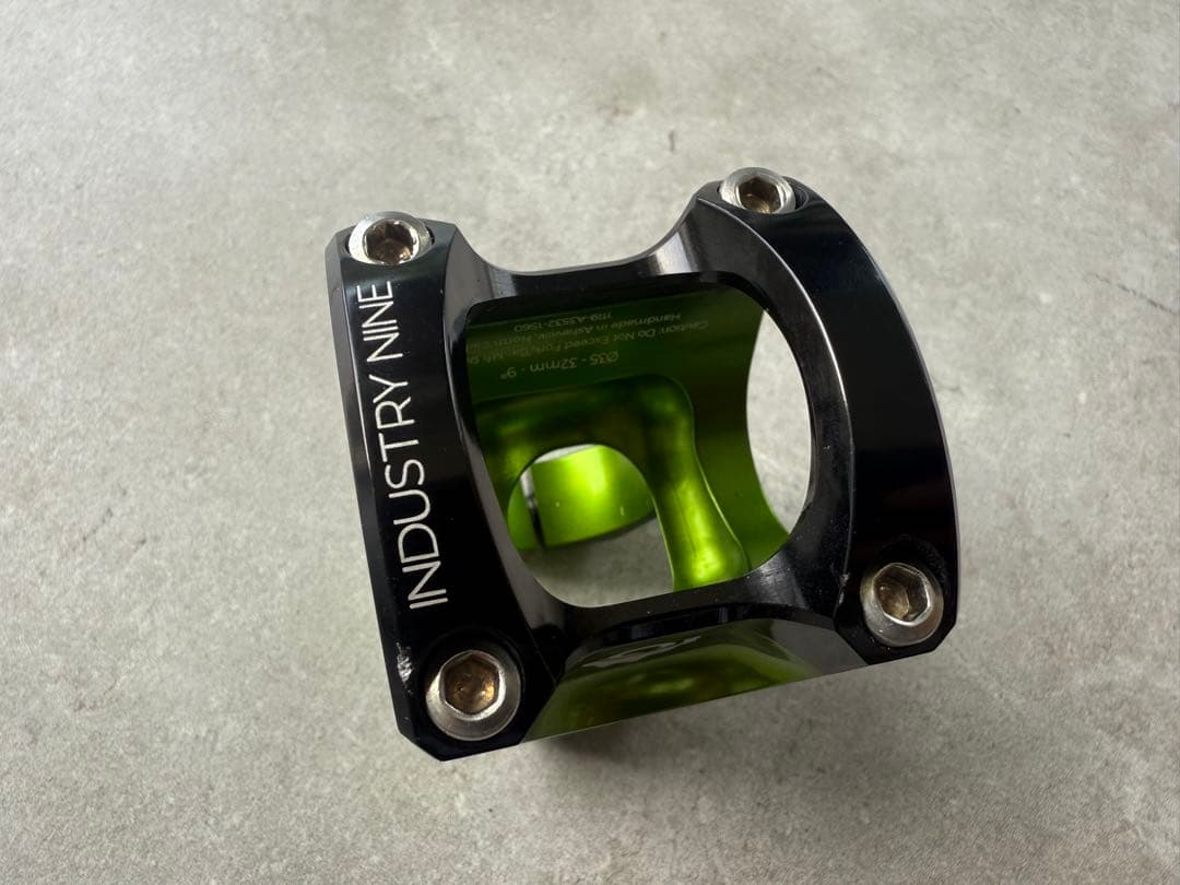 INDUSTRY NINE [A35 Stem] φ35mmグリーン/ブラック