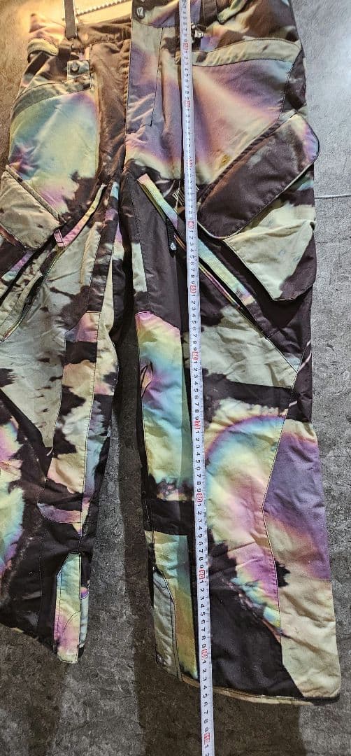 ✨上下セットアップ✨ VOLCOM　ボルコム　スノボウェア　虹色 総柄　L〜XL