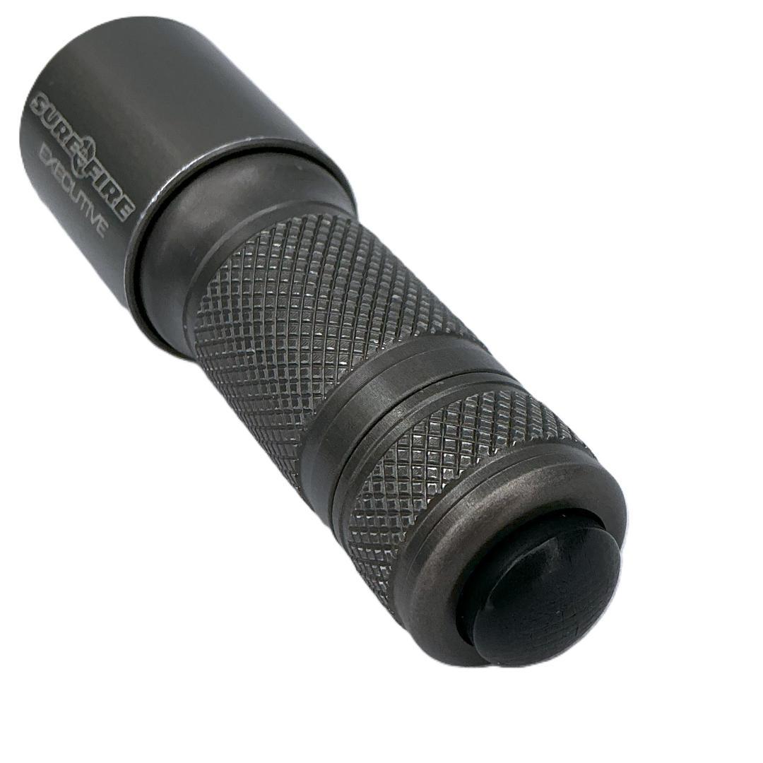 SureFire Executive 懐中電灯