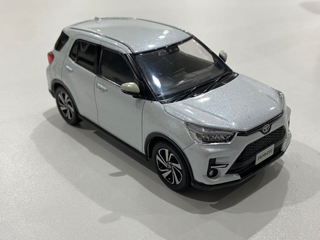 1/30 トヨタ　ライズ　カラーサンプル　非売品　ミニカー　ホワイトパール