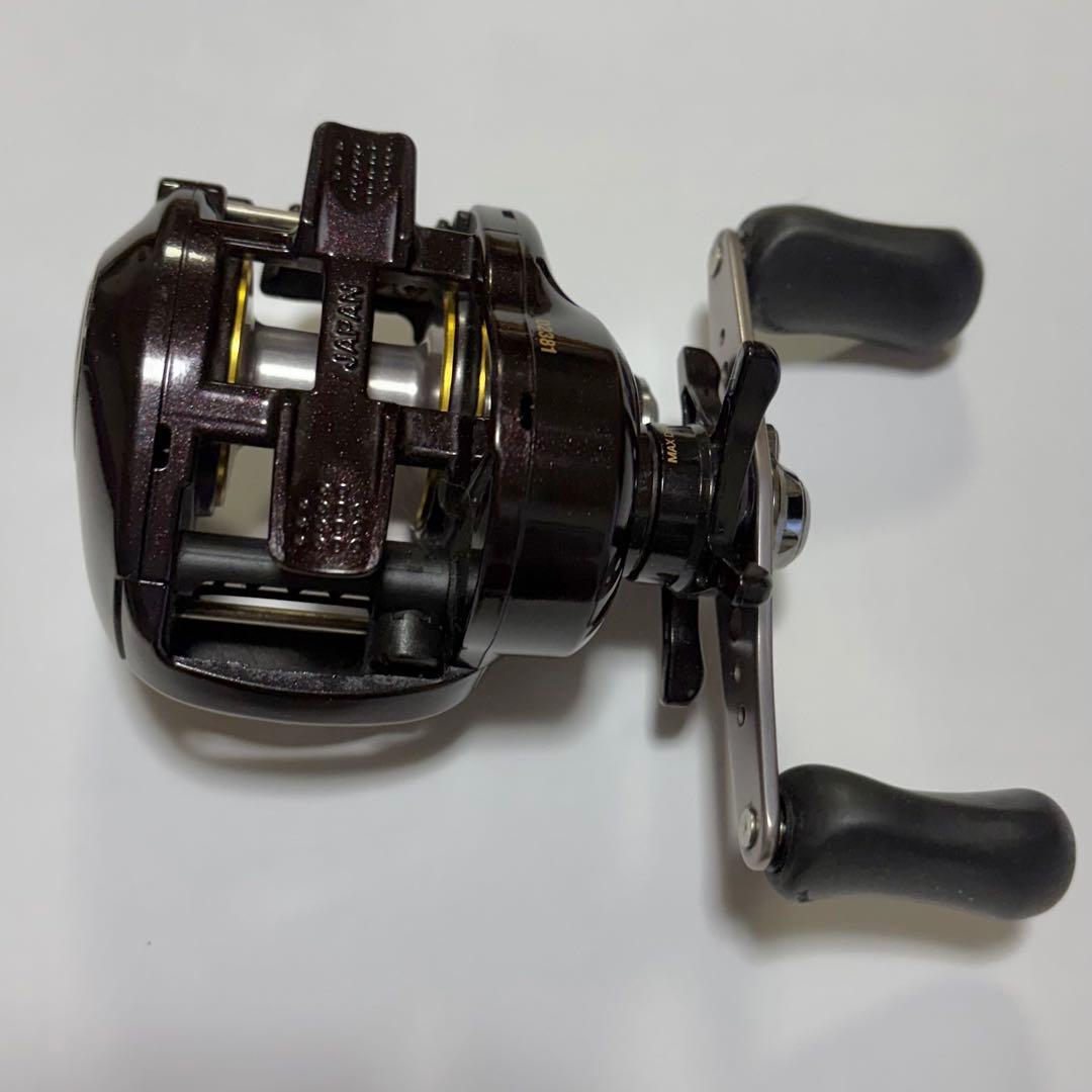 09 スコーピオンXT 1500 ベイトリール