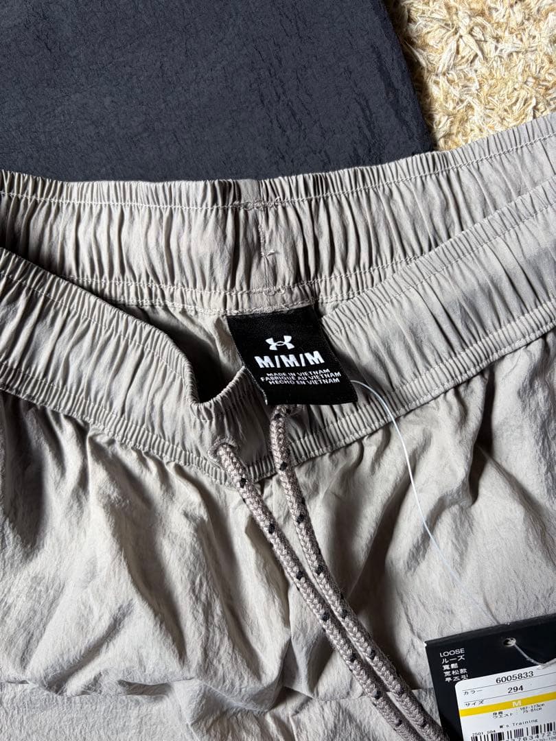 新品　Under Armour ウーブンショートパンツ 2色セット