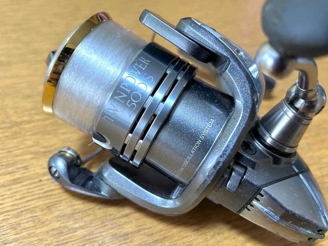 TW POWER 2500S シマノスピニングリール　【ジャンク扱い】