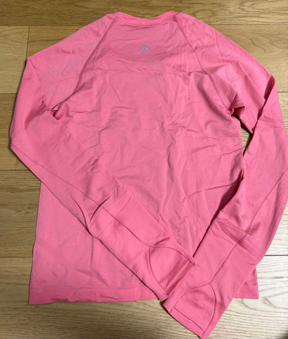 ルルレモン　lululemon トップス　6 長袖　Tシャツ　ピンク　日本未入荷