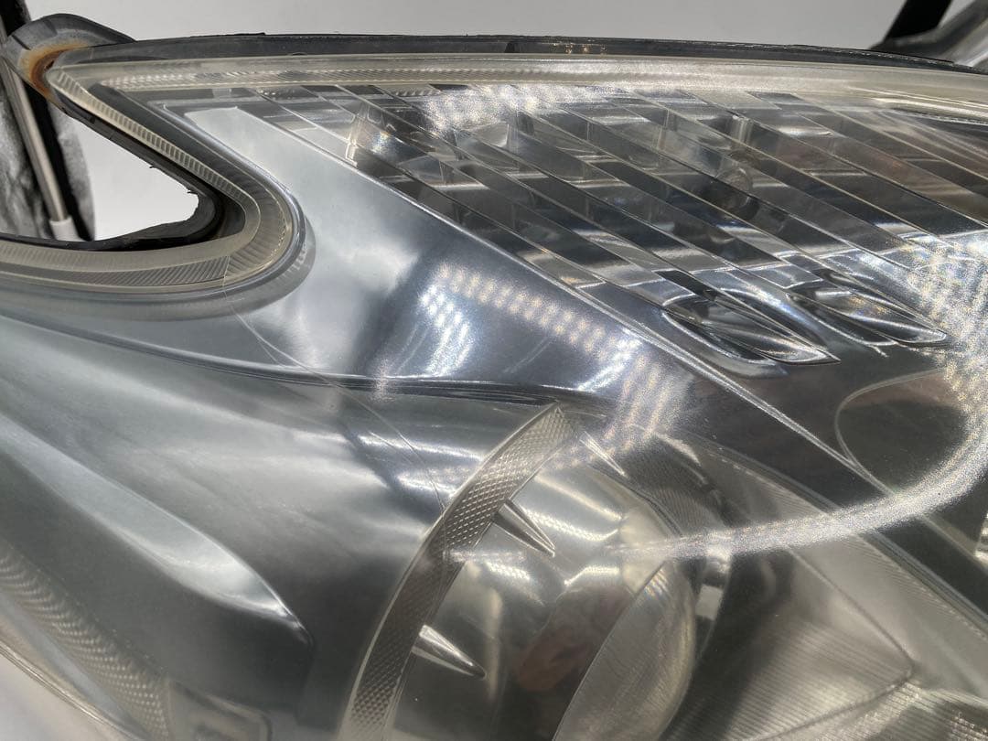 プリウス ZVW30 純正 ヘッドライト 左右HID プロジェクター点灯確認済み