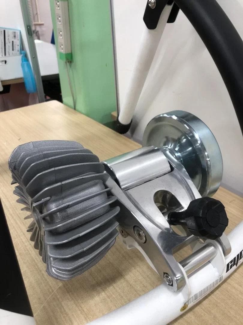 GIANT サイクルトレーナー CYCLOTRON FLUID ST ホワイト