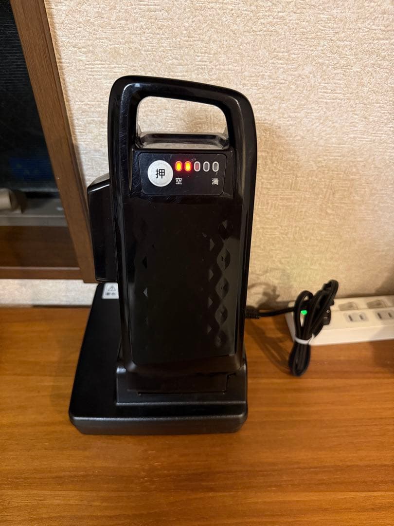パナソニック　NKJ075Z バッテリー充電器　電動自転車用