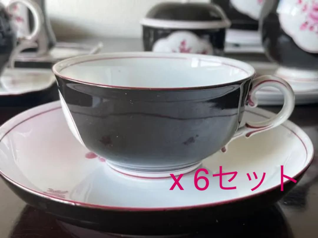 ニンフェンブルグ　黒地ビュスカラー花絵のティーセット42点