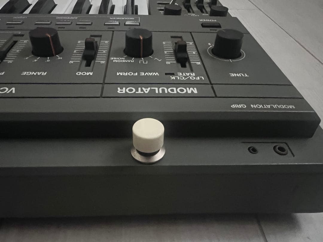 Roland・シンセサイザー・SHー101 本体のみ