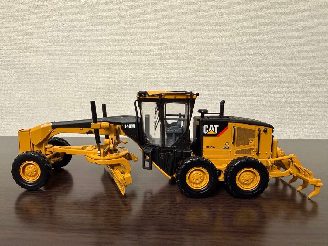 ノースコット 1/50 CAT 140M モーターグレーダー