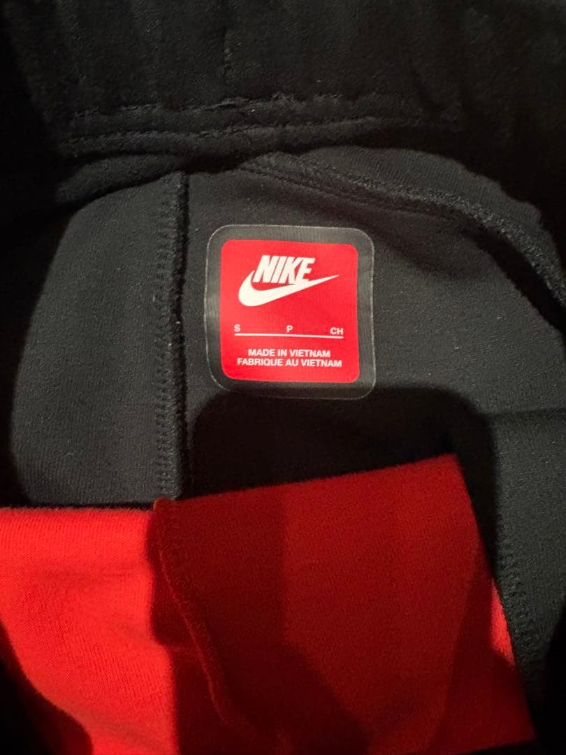 NIKE テックフリース　赤黒　S 正規品　希少品