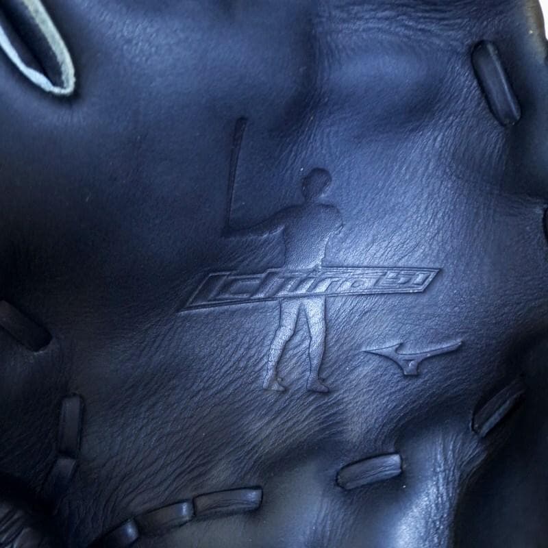 ミズノ イチローモデル 引退記念 プラチナ シルエット刻印 外野用 軟式グローブ