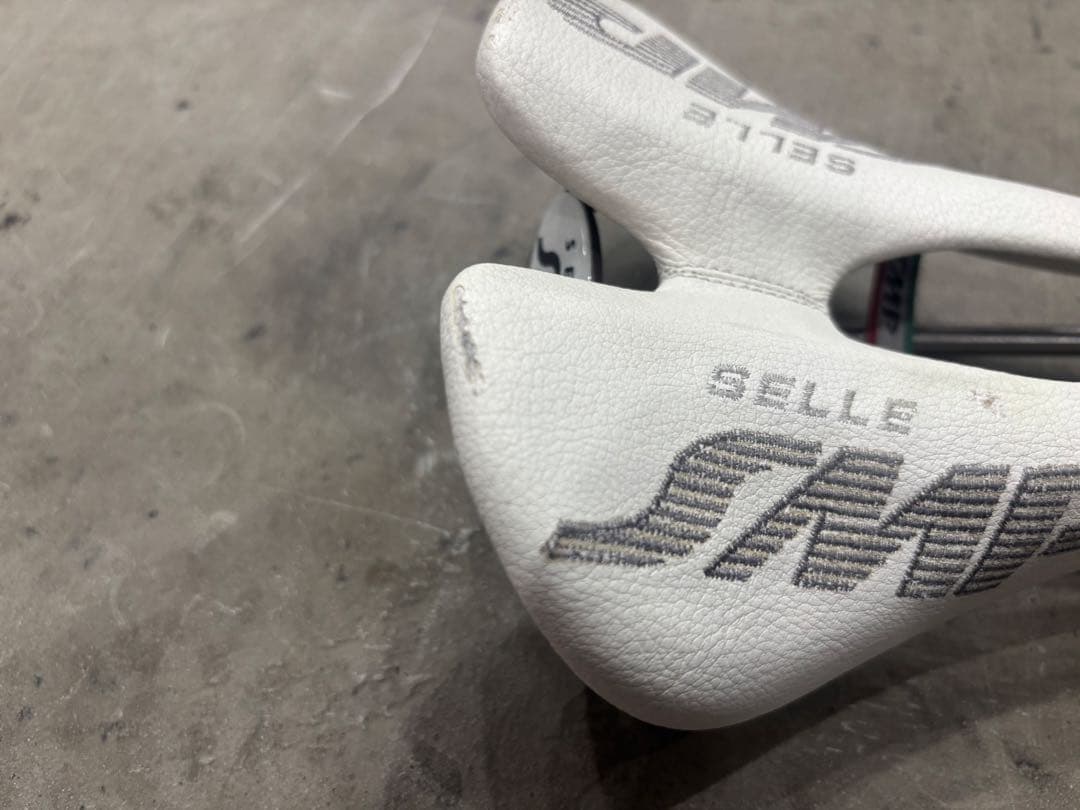 Selle SMP Vulkar サドル ホワイト
