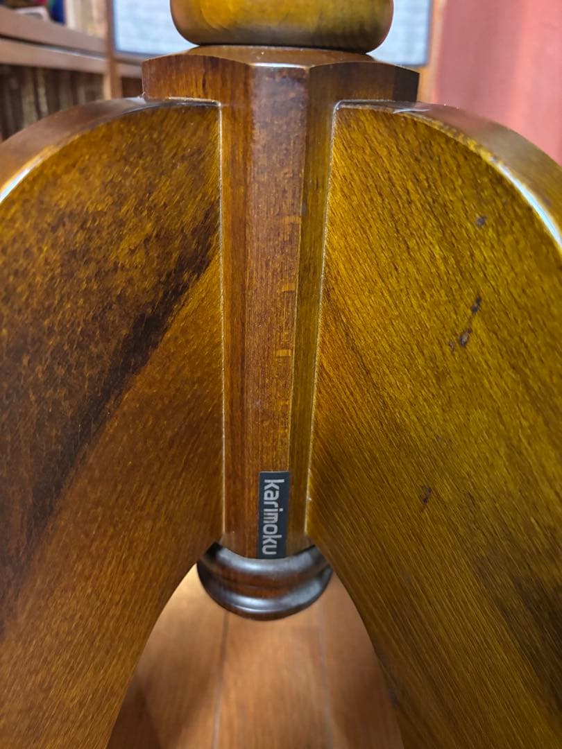 カリモク家具のコロニアルシリーズのポールスタンド（コートハンガー）