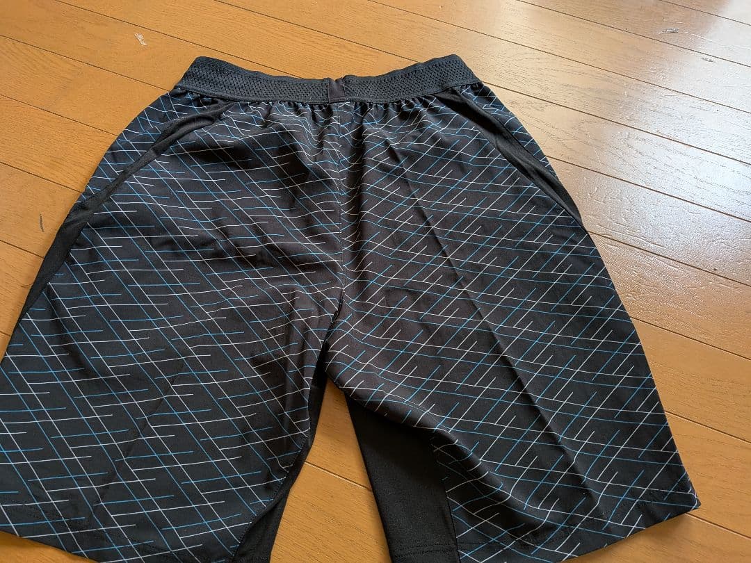 ヨネックス ハーフパンツ 格子模様 黒 M