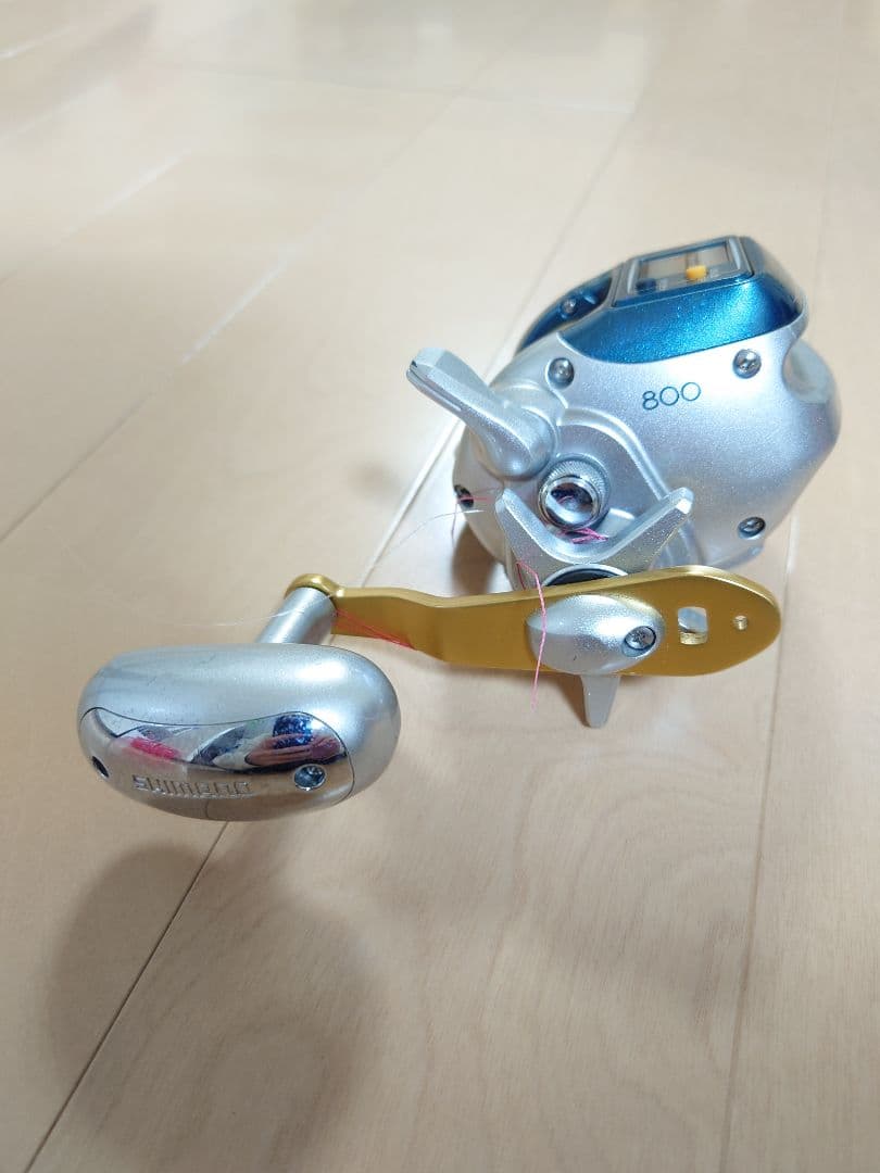 SHIMANO デジタル表示 フィッシングリール 800