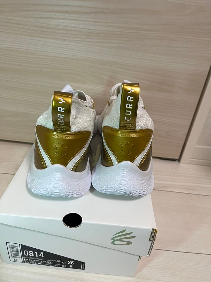 UA CURRY 8 GOLDEN ホワイト/ゴールド 26センチ
