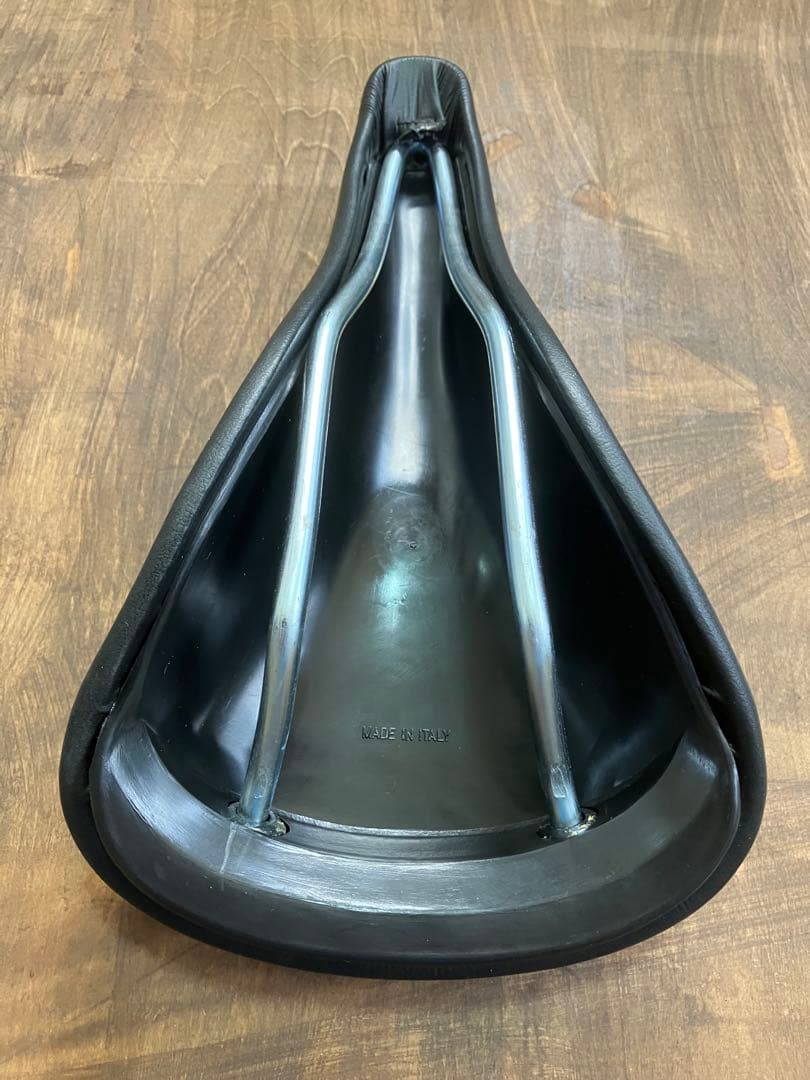 SELLE ITALIA MUNDIALITAサドル ブラック　AA2